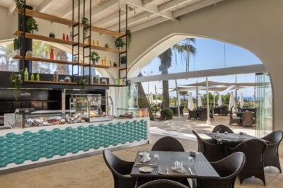 Crowne Plaza Vilamoura dining area