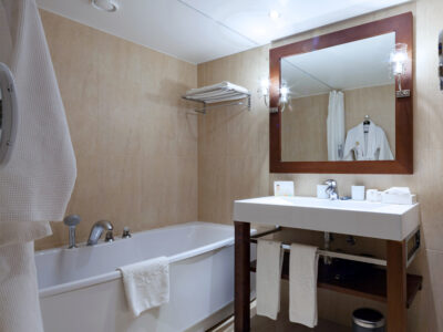Accommodation bathroom at Dom Pedro Villamoura