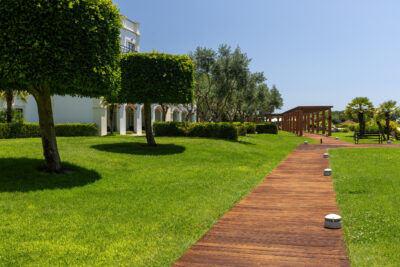 Path through the outdoors of Domes Lakes Algarve