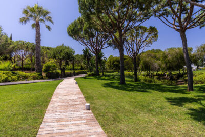 Path through the outdoors of Domes Lakes Algarve