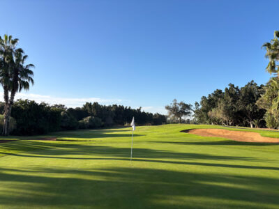 Green with surroudning bunkers at Golf du Soleil