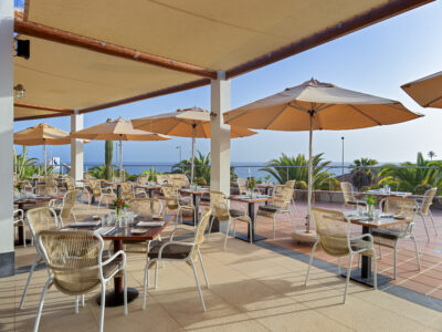 H10 Playa Meloneras Palace outdoor seating