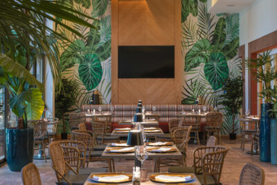 Hotel Elba Sara indoor dining area with a television