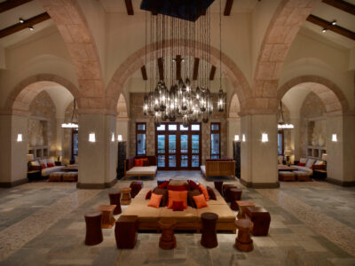lobby Westin Costa Navarino