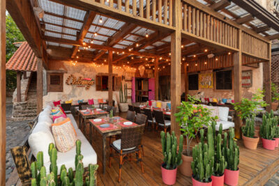 Outdoor dining at hotel