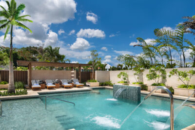 Outdoor pool with fountain
