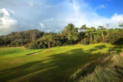 Hole with trees around at Le Touquet - La Mer Course
