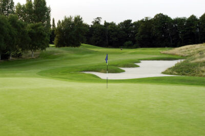 Green with bunker