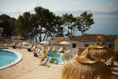 pool area inmood aucanada