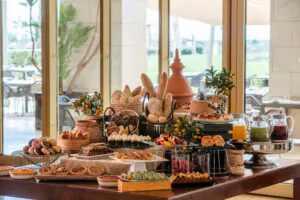 Anantara_Vilamoura_Algarve_Resort_Restaurant_Victoria_Breakfast_Setup