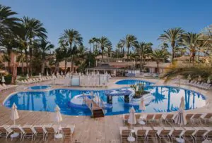 hotel-suites-villas-piscina